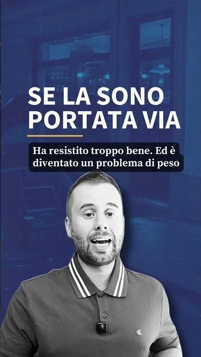 Non riescono ad aprirla e se la portano via intera: caso reale #Shorts