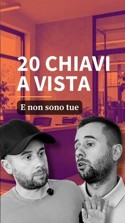Le chiavi delle auto dei clienti appese dietro il bancone #Shorts